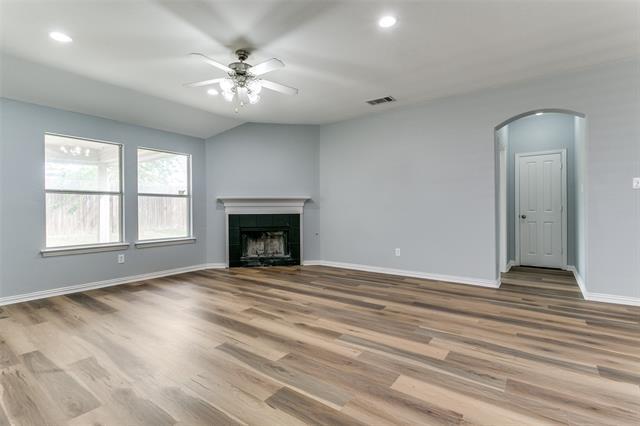 Building Photo - 815 Creekside Dr