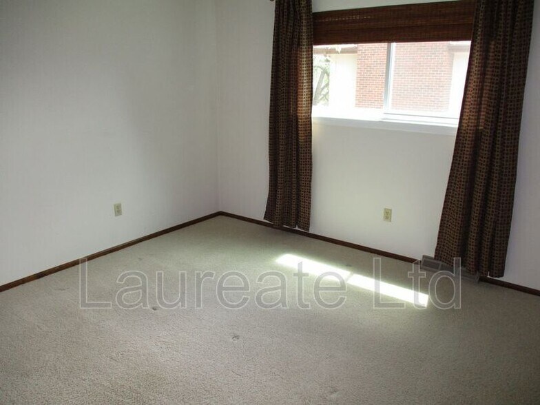 Building Photo - 7396 S Ogden Way