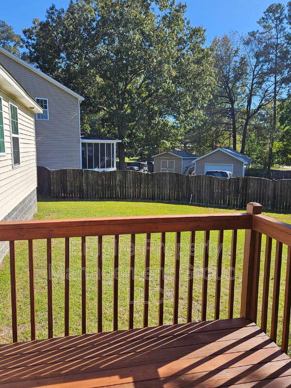Building Photo - 13 Trillium Ct