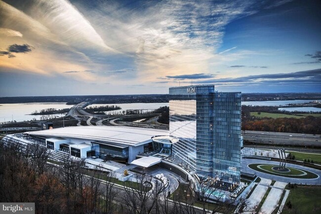 Building Photo - 145 Riverhaven Dr