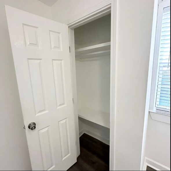 Building Photo - 2515 Erato St