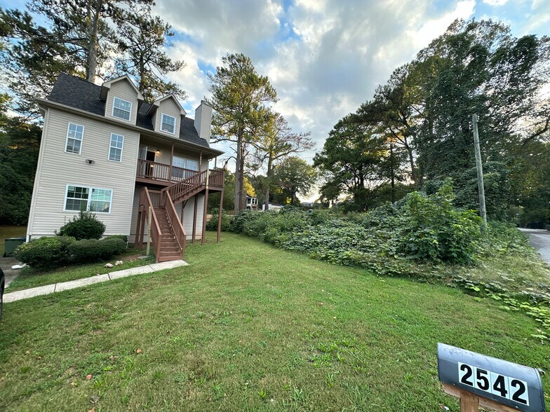 Building Photo - Room in Single Family Home on Etheridge Dr NW