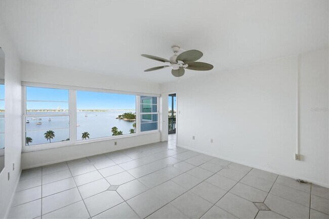 Building Photo - 555 S Gulfstream Ave