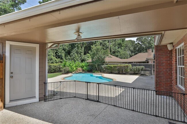 Building Photo - 3603 Rock Springs Dr