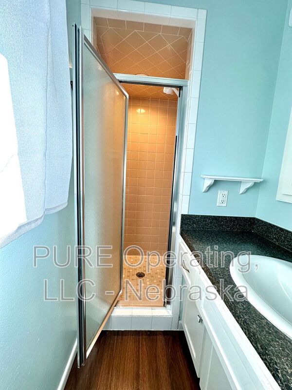 Building Photo - 20215 Pinkney St