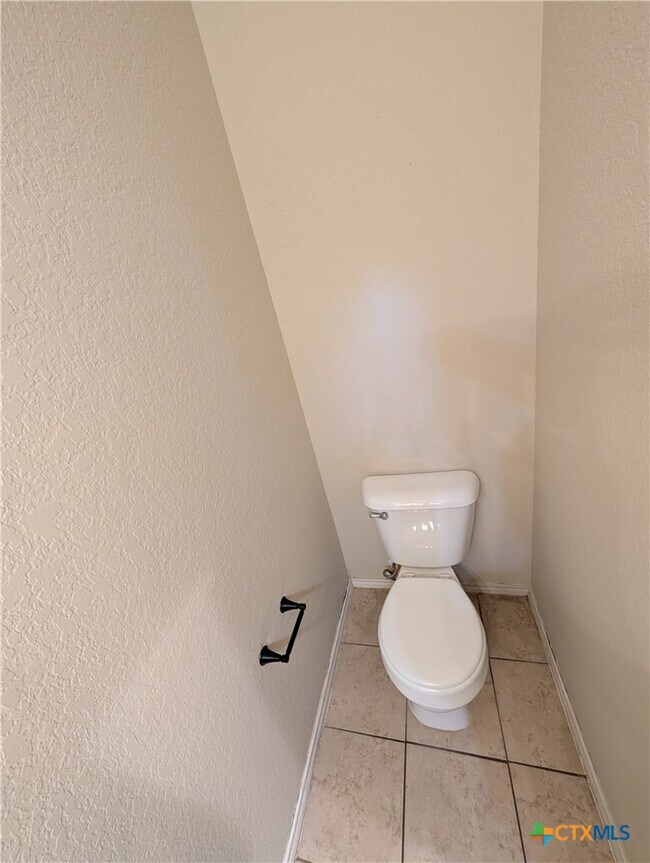 Building Photo - 669 Creekside Cir