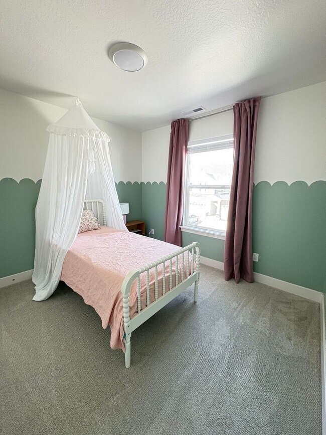 Building Photo - 1754 N Blaze Ln