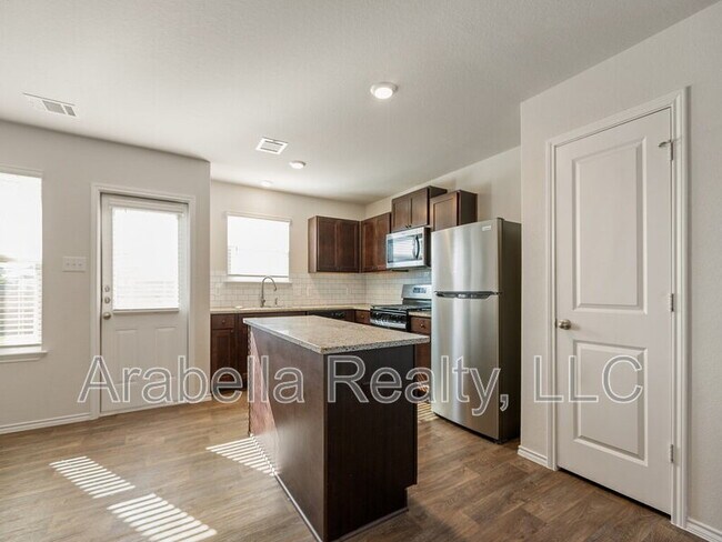 Building Photo - 6510 Vivaldi Isle
