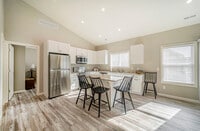 Building Photo - 179 Lakeshore Ct