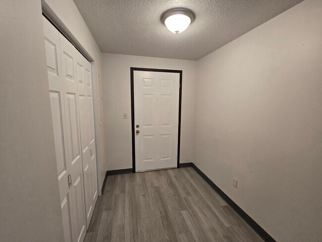 Building Photo - 147 Rawson Rd