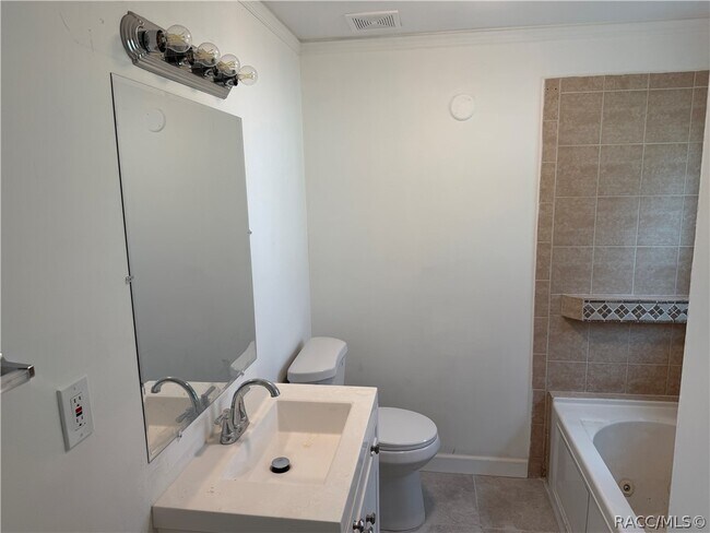 Building Photo - 1405 Eden Dr