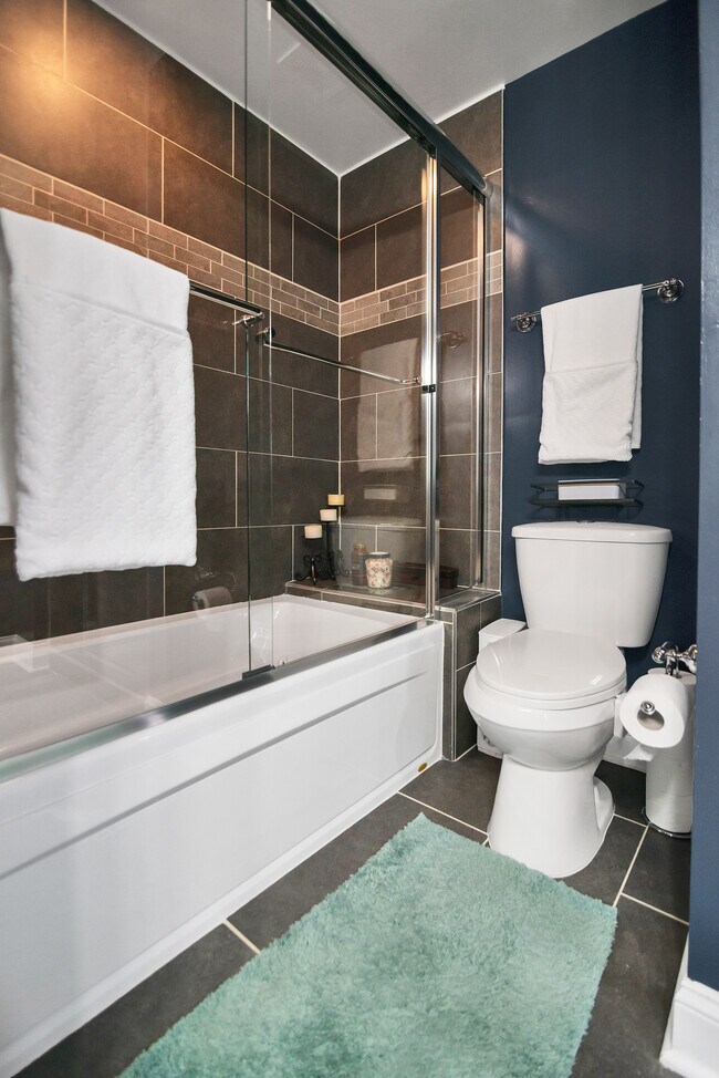 Building Photo - 5213 D St SE