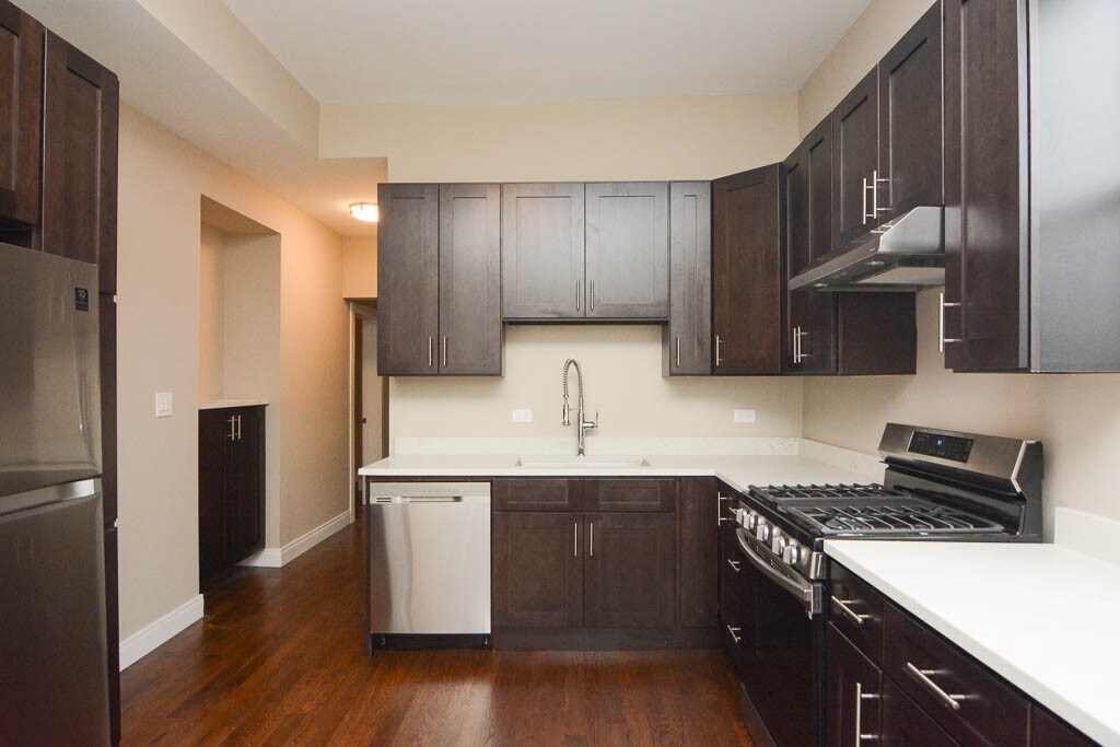 Building Photo - 2637 W Potomac Ave