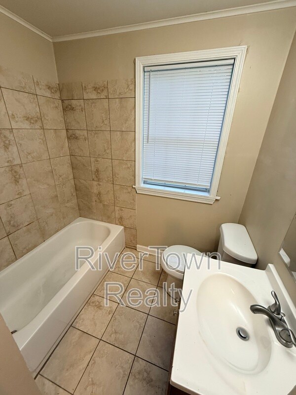 Building Photo - 1108 S Greer St