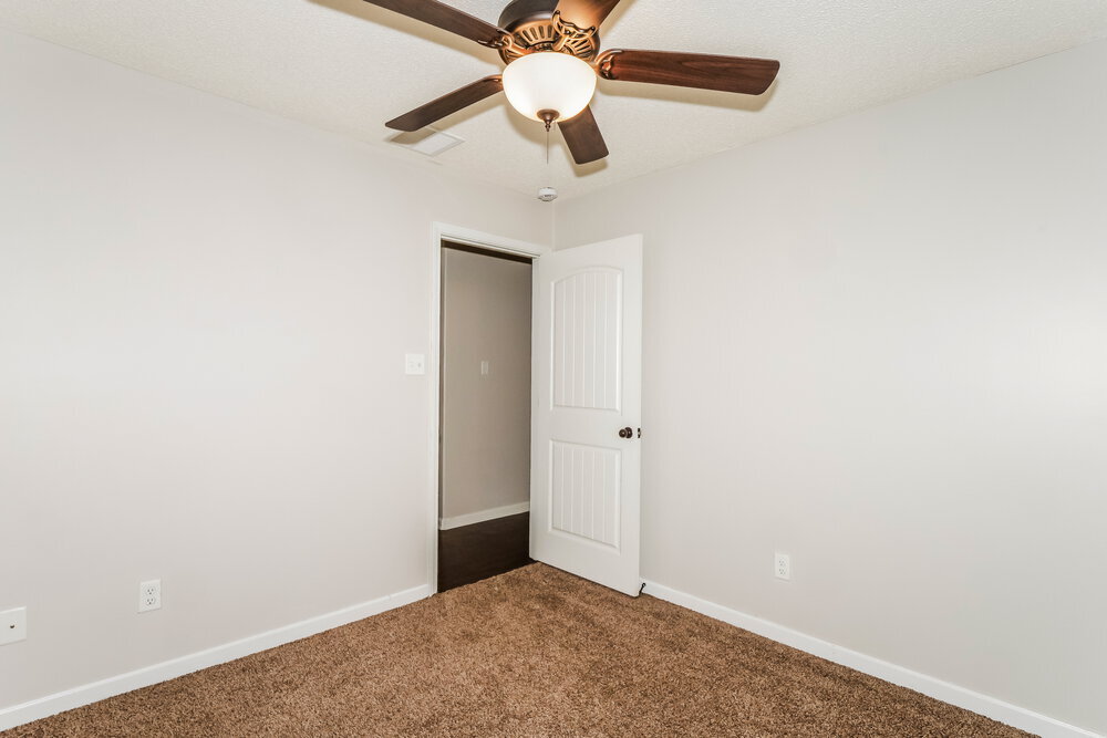 Building Photo - 9455 Darren Cir S