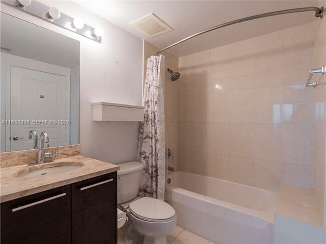 Building Photo - 480 NE 30th St