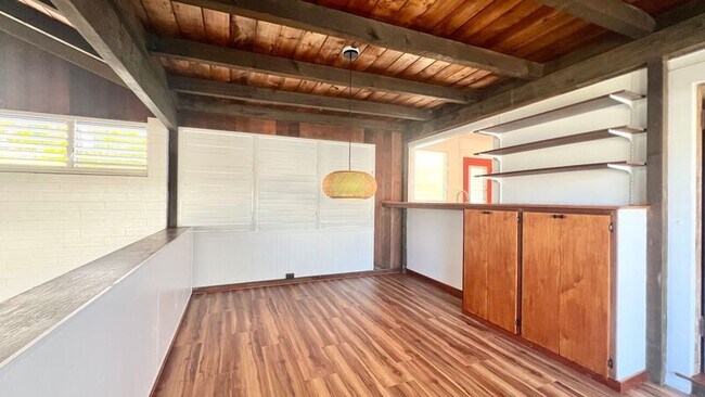 Building Photo - 156-B N Kalaheo Ave