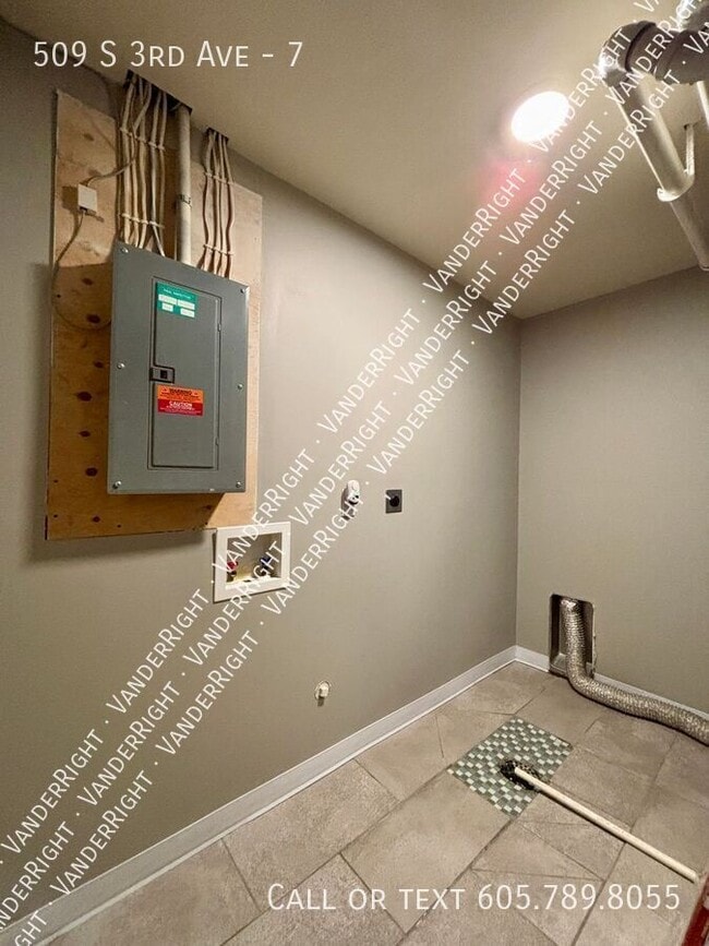 Building Photo - 509 3rd Ave