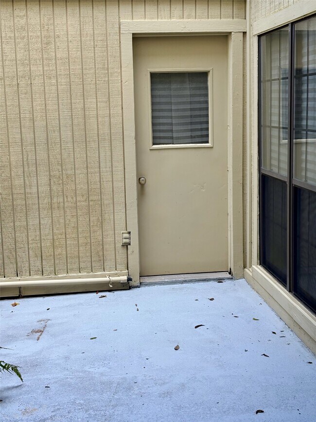 Building Photo - 1830 Veranda Dr
