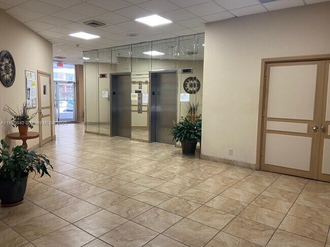 Building Photo - 1801 S Ocean Dr