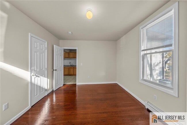 Building Photo - 2102 Woodbridge Ave