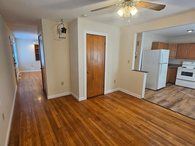 Building Photo - 47 Village Cir