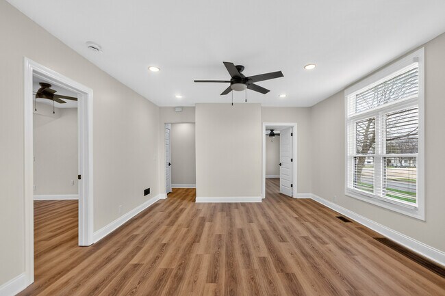 Building Photo - 305 W Exchange St