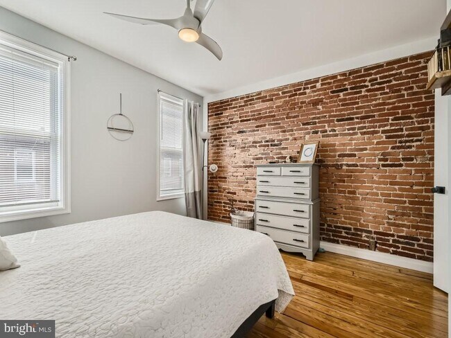 Building Photo - 26 S Curley St