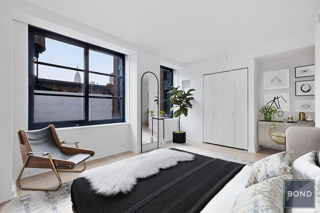 Building Photo - 515 W 38th St