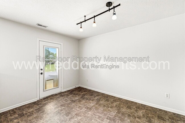 Building Photo - 127 Broadmoor Bend