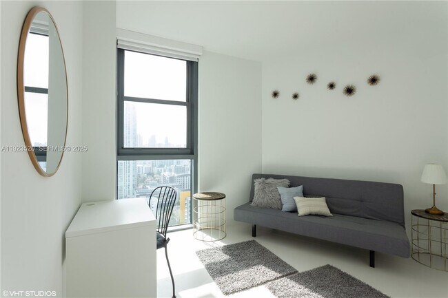 Building Photo - 501 NE 31st St