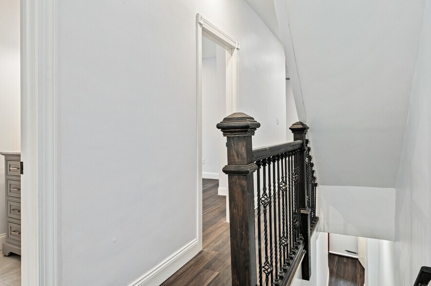 Building Photo - 316 Laurel St