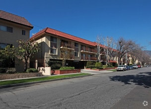 Building Photo - 265 West Tujunga