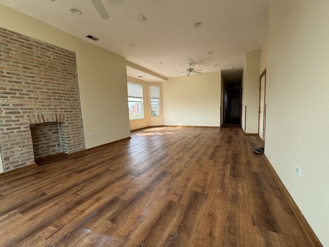 Building Photo - 3158 W Jackson Blvd