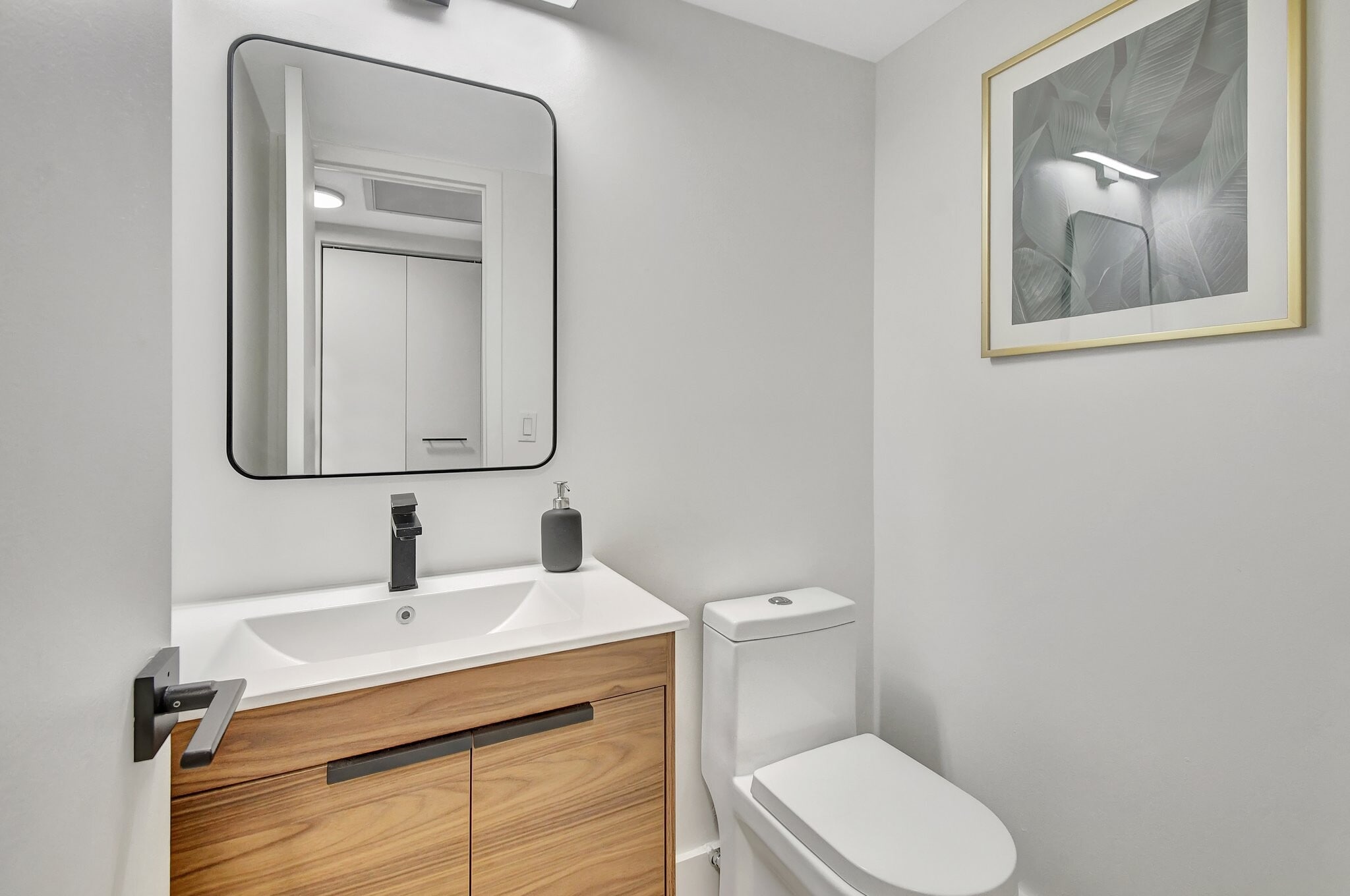 Building Photo - 111 Mansfield C