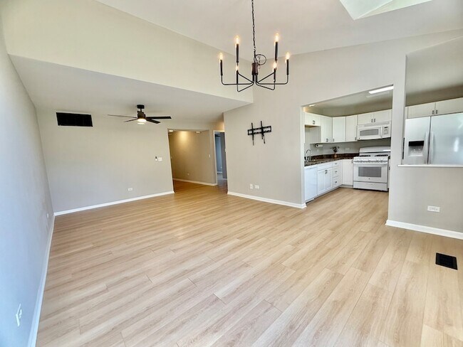 Building Photo - 39849 N Harbor Ridge Dr