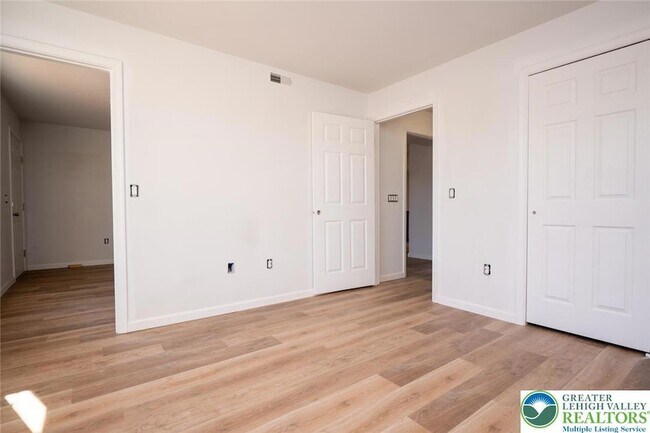 Building Photo - 5994 Coplay Rd