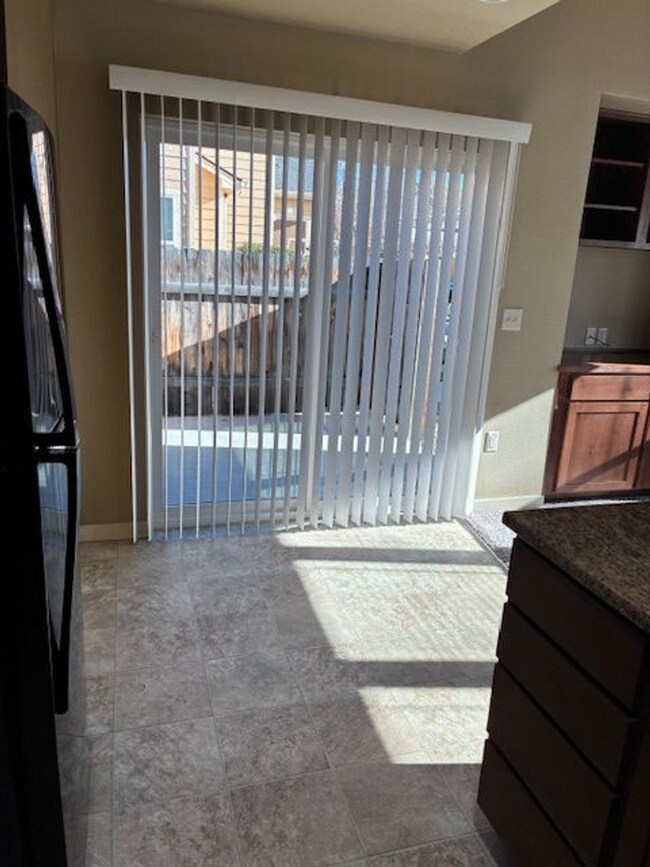 Building Photo - BW8920