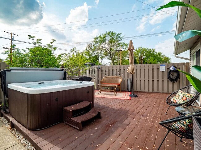 Building Photo - 126 Beachwood Ave