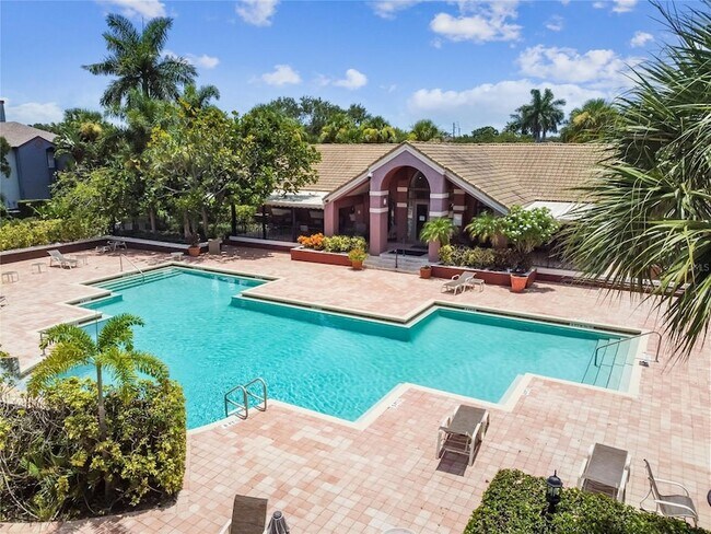 Building Photo - 10263 Gandy Blvd N