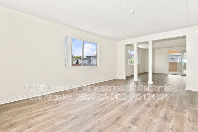 Building Photo - 2600 Graham Ave