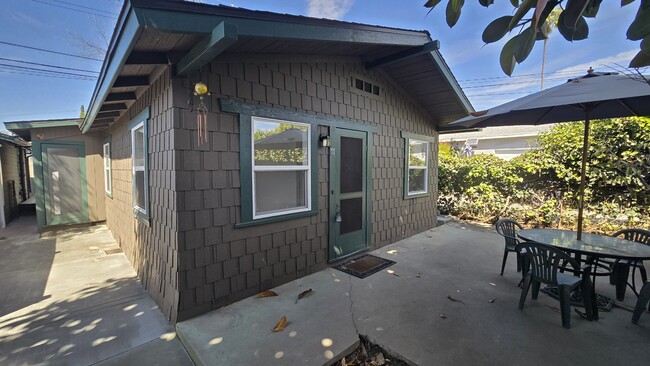 Building Photo - 77 S Parkwood Ave