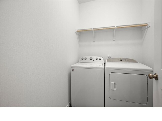 Building Photo - 328 Majestic Cedar Ct
