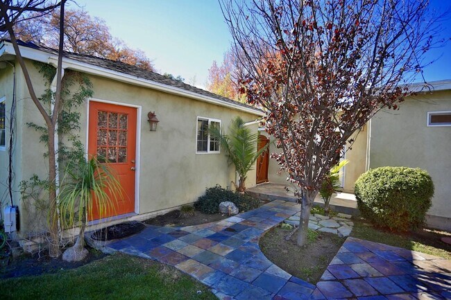 Building Photo - Beautiful North Hollywood 3 Bedroom, 2 Bath Single Family Home  *** Non-Smoking***