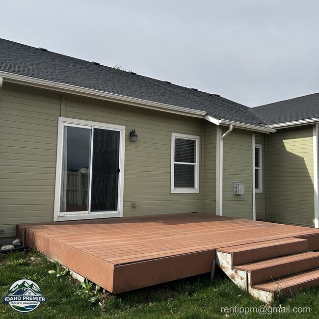 Building Photo - 2546 W Cerulean Dr