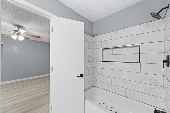 Building Photo - 1509 Pecos St