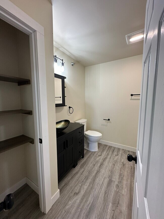 Building Photo - Valley View Estates C