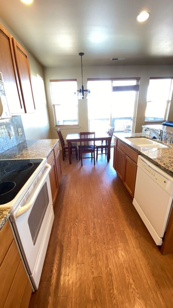 Building Photo - The Bridges at Moses Pointe - Furnished and FREE April Rent