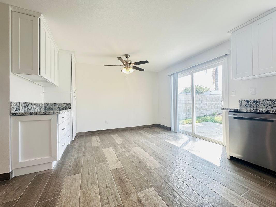 Building Photo - 2912 E Brookside Ct