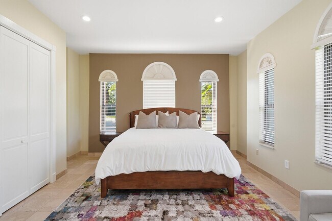 Building Photo - 10270 SW 58th St